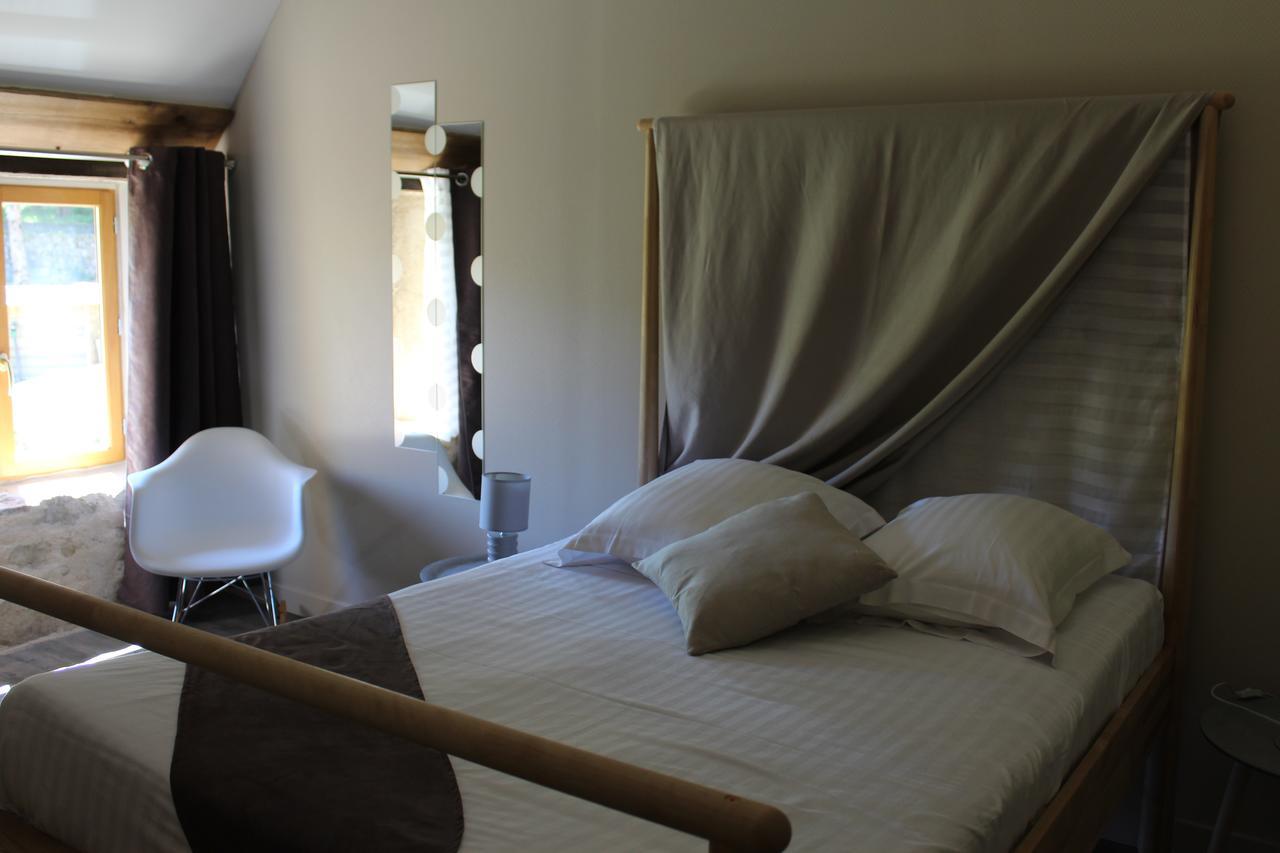 A La Croisee Des Vallees Bed & Breakfast Figeac Exterior photo